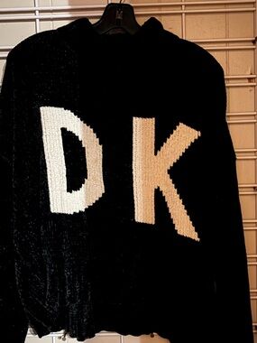 Women’s DKNY sweater size XL